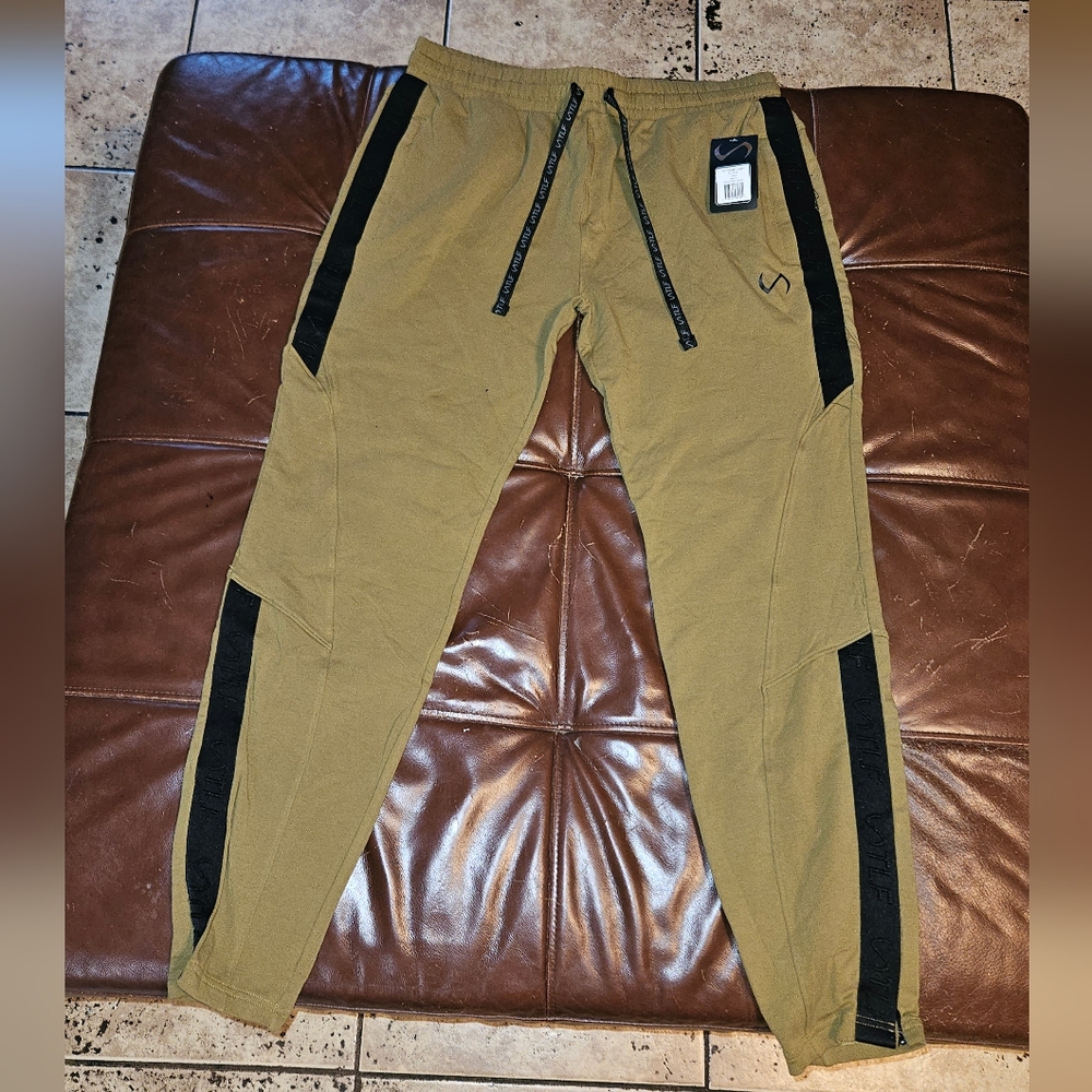 Nike Green and Black Sweatpants for Casual Comfort